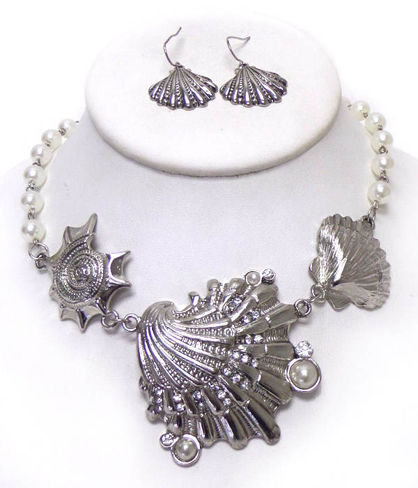 Sealife with pearls and metal shell necklace set 