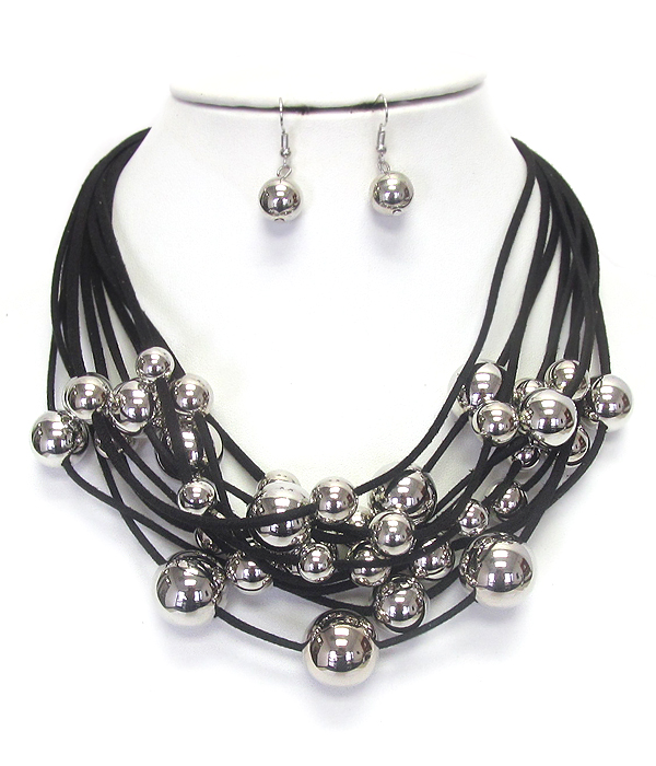 MULTI LAYER SUEDE CHAIN AND MEATL BALL MIX NECKLACE SET