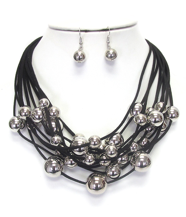 Multi layer suede chain and meatl ball mix necklace set