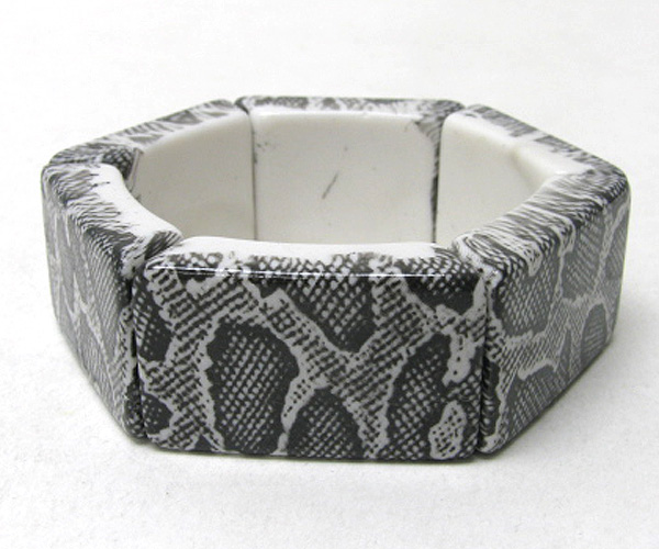 Animal print acrylic stretch bracelet