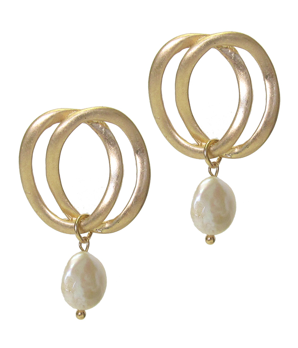 DOUBLE METAL RING AND FRESHWATER PEARL DROP EARRING