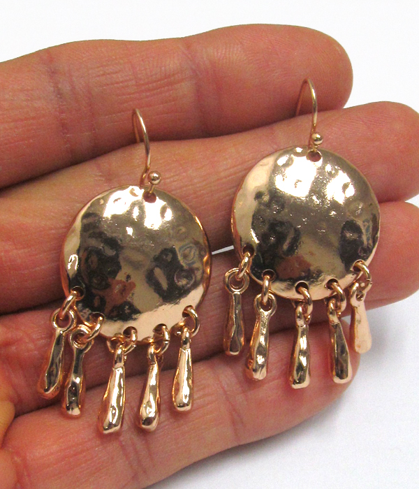 Hammered round metal drop earring