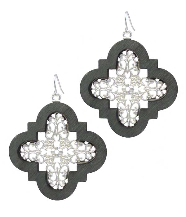 WOOD AND METAL FILIGREE EARRING - QUATREFOIL