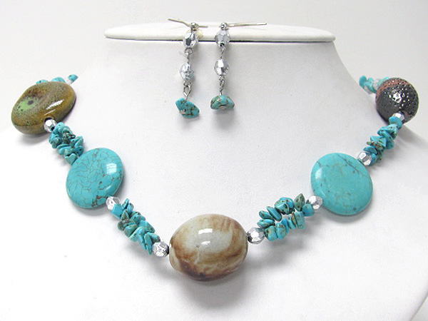 TURQUOISE AND FIGURINE DISK MIX NECKLACE EARRING SET