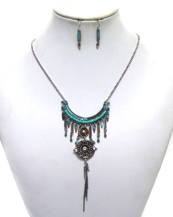 Vintage style  metal drop with tassel necklace set