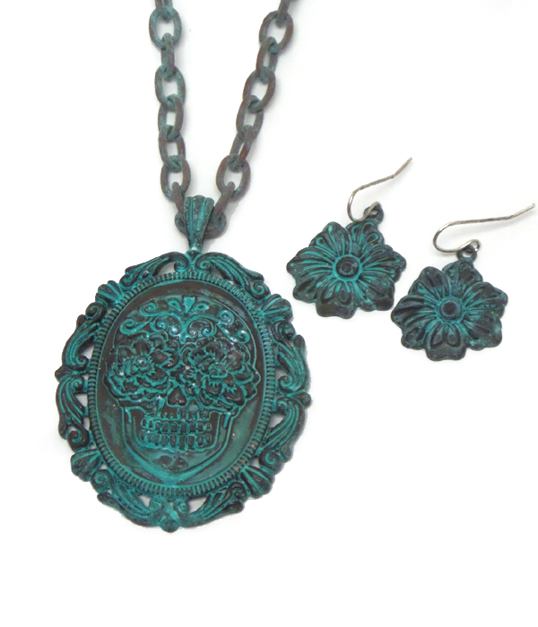 Textured metal sugarskull necklace set