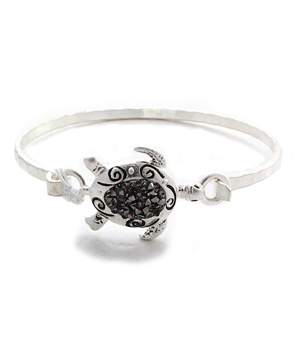 Sealife theme turtle bangle bracelet
