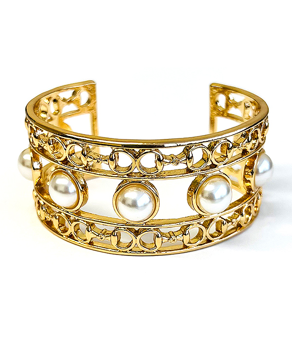 Pearl center bangle bracelet