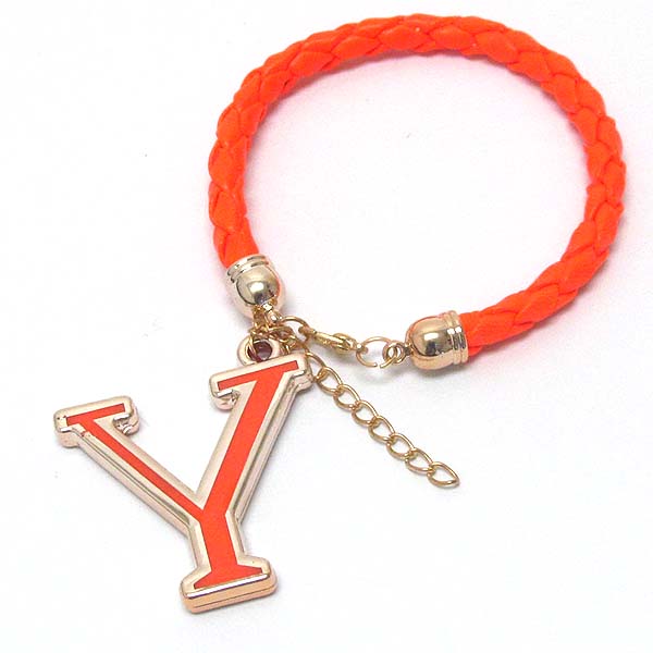 Initial charm and leatherette band bracelet - y