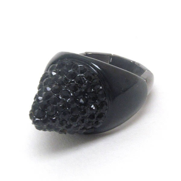 Multi crystal cone shaped style stretch ring