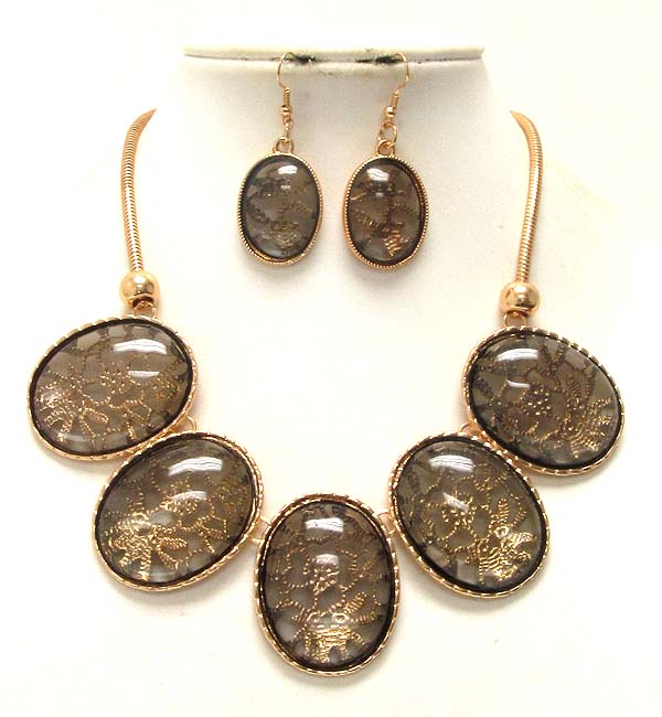 Textered metal on top acryl oval stone multi patern snake chain necklace earring set