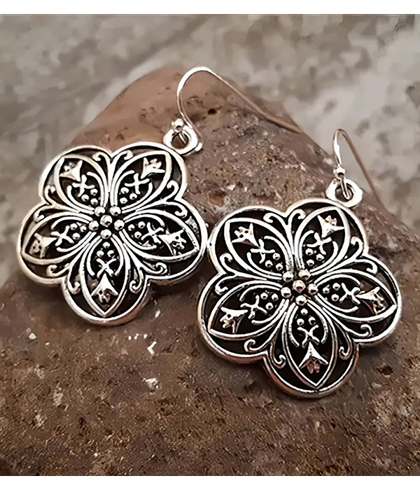 Metal filigree flower earring