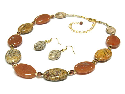 Semi precious gemstone necklace and earring set - agate