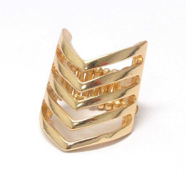 Metal chevron stretch ring