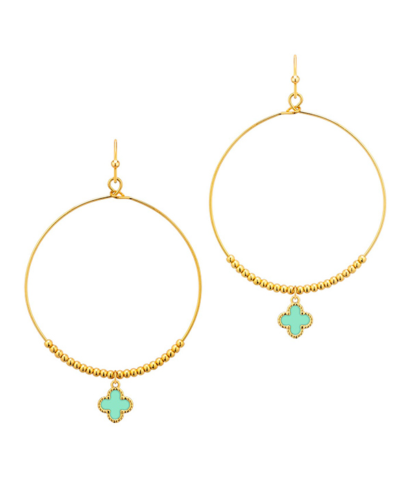 QUATREFOIL DANGLE WIRE HOOP EARRING