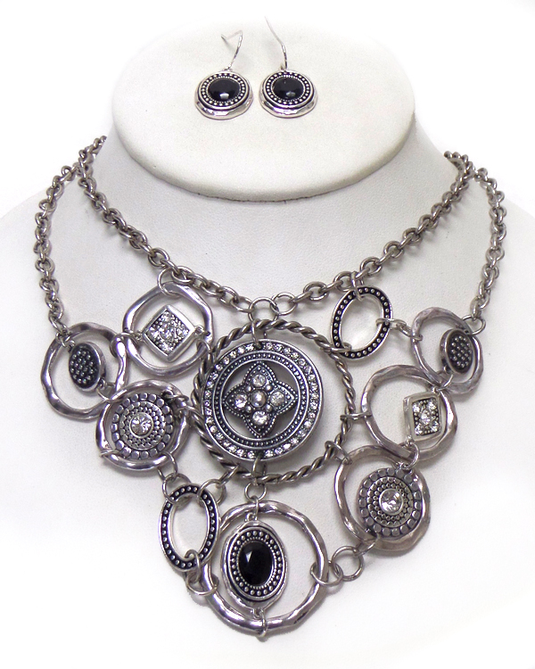 Hammered linked metal rings with stones necklace set