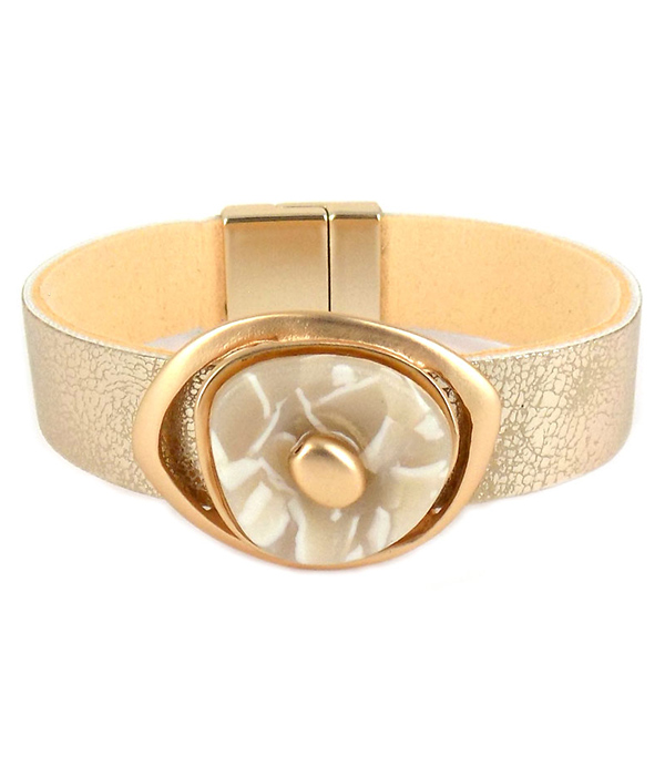 Resin magnetic leatherette bracelet