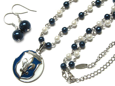 Epoxy fleur de lis shield pendant pearl beads string necklace and earring set