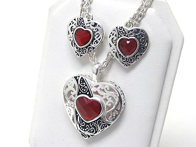 Facet stone and metal filigree heart pendant earring set