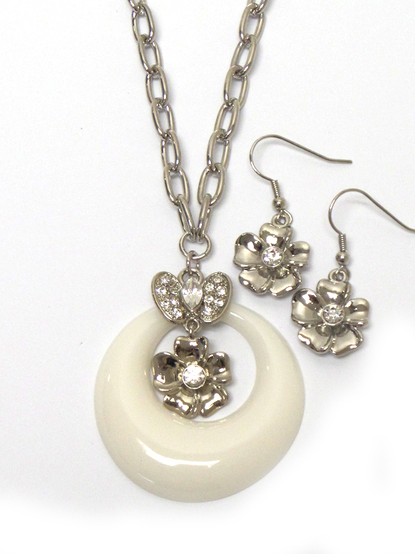 Crystal flower in acrylic hoop necklace set
