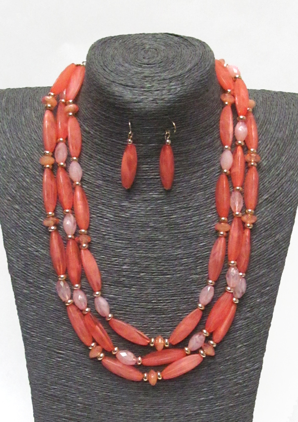 Multi layer acrylic link necklace set