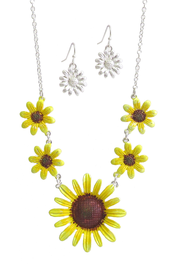 PAINT SUNFLOWER PENDANT NECKLACE - SUN FLOWER