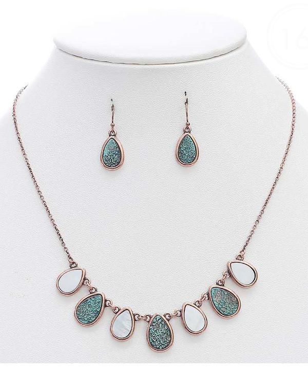 Geometric pattern and mop teardrop link necklace set