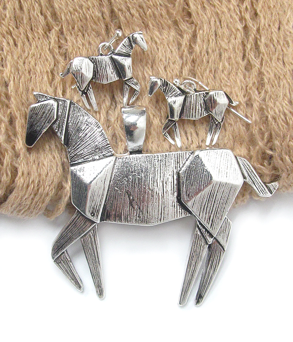 Textured metal horse origami style pendant set