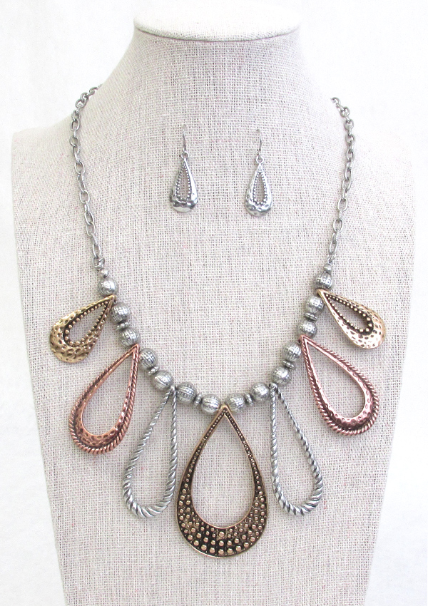 MULTI TEXTURED TEARDROP PENDANT NECKLACE SET