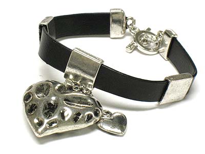 BURNISH METAL HAMMERED HEART CHARM AND GENUINE LEATHER BRACELET