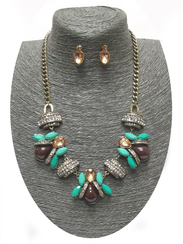 Spring statement vintage style necklace set