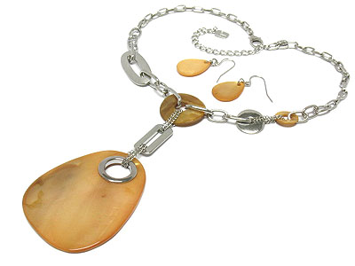 Natural shape shell pendant and chain necklace and earring set