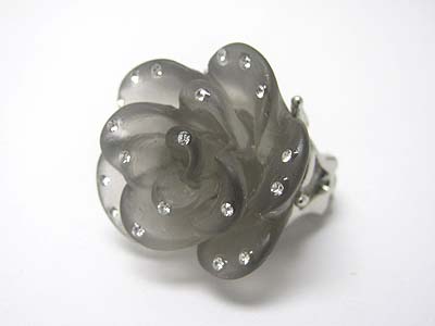 Crystal stud acryl rose flower ring