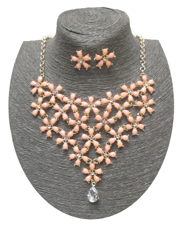 Spring statement multi flower link bib necklace set