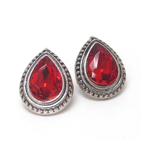 Teardrop stone earring