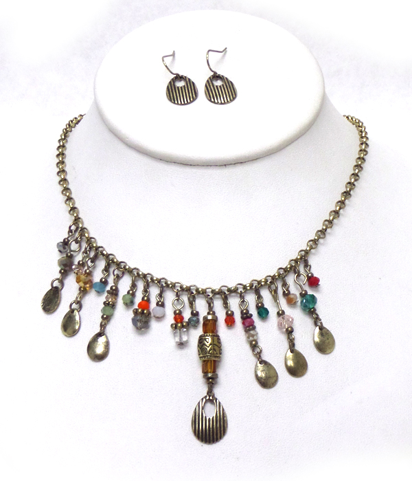 Stones and beads charm necklace set