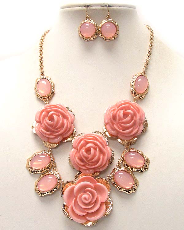 Three acryl rose and multi conetted acryl oval stone drop chain necklace earring set