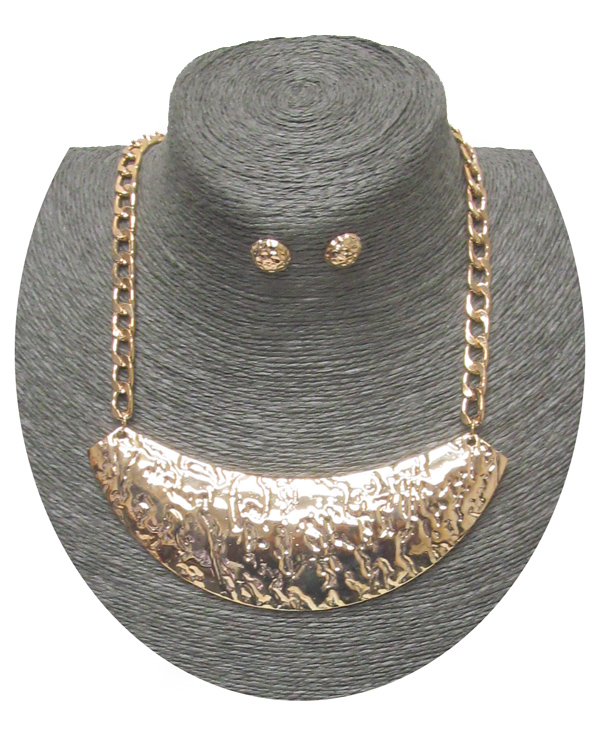 Spring statement half chocker textured metal necklace set