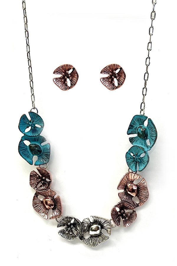 VINTAGE METAL MULTI FLOWER LINK NECKLACE SET