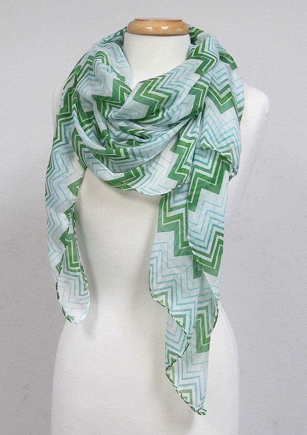Gradient chevron pattern scarf