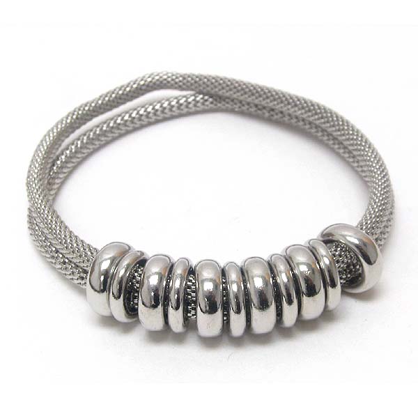 Multi metal ring and double stretch chain bracelet