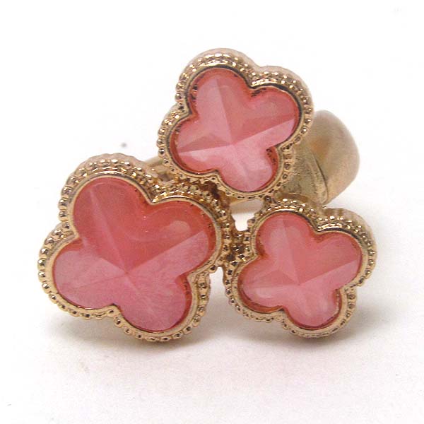 Faux color stone triple flower stretch ring