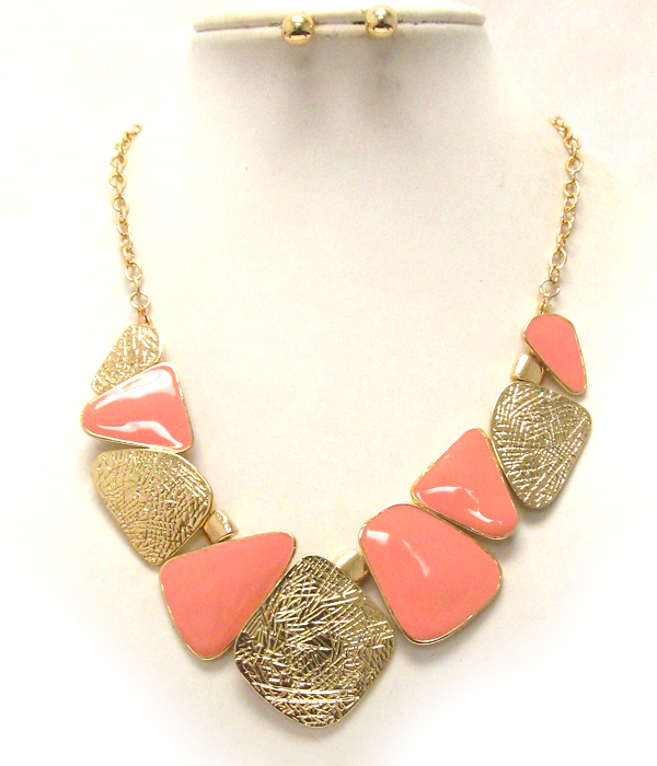 Architectural style scratch and epoxy conectted metal shapes drop chain necklace earring set