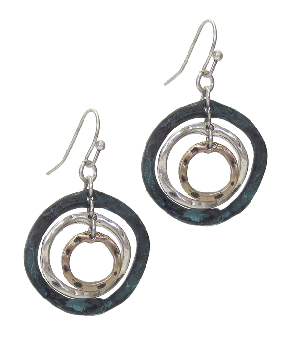 Triple metal hoop earring