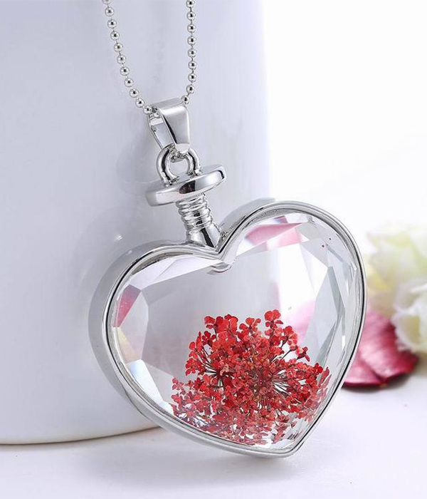 Floating dry flower heart locket pendant necklace