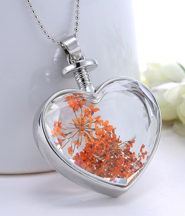 Floating dry flower heart locket pendant necklace