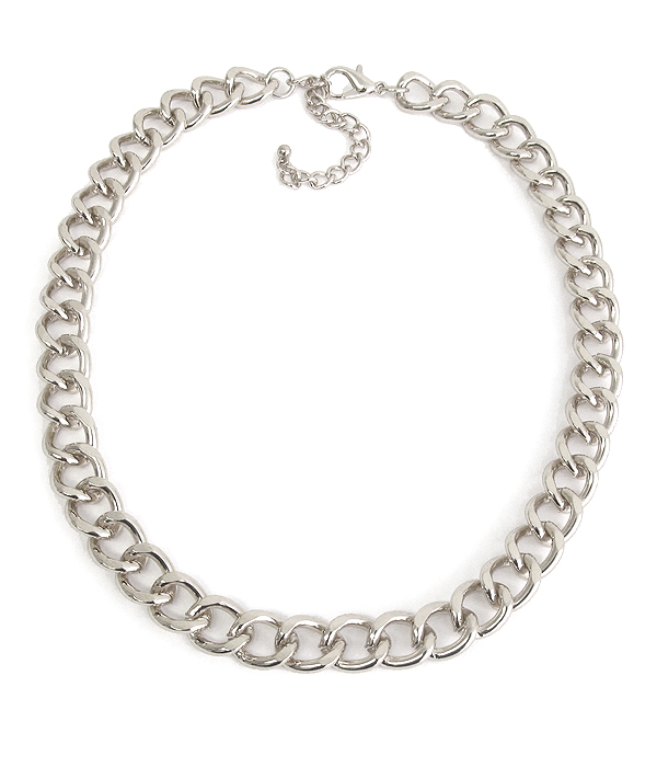 CHUNKY METAL CHAIN NECKLACE