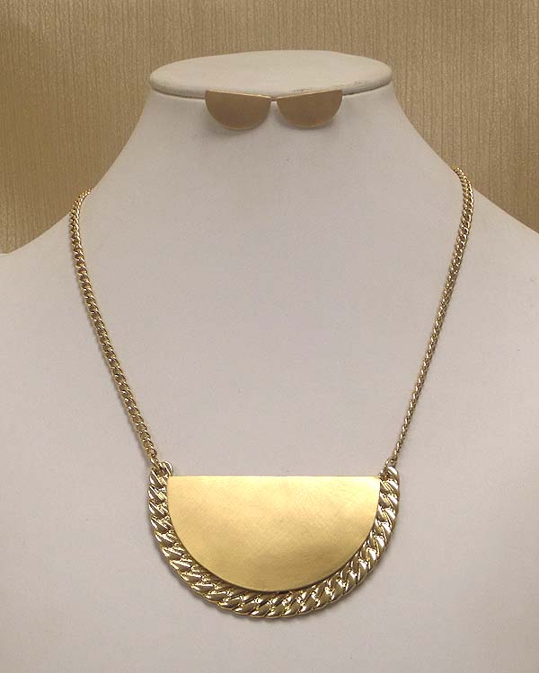 Half moon metal pendant necklace earring set