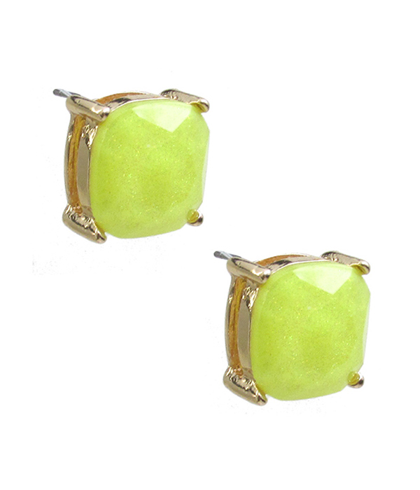 GLASS STONE STUD EARRING