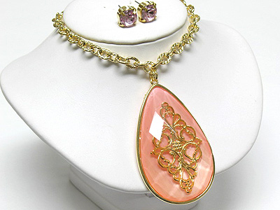 Metal filigree facet tear drop necklace and crystal earring set